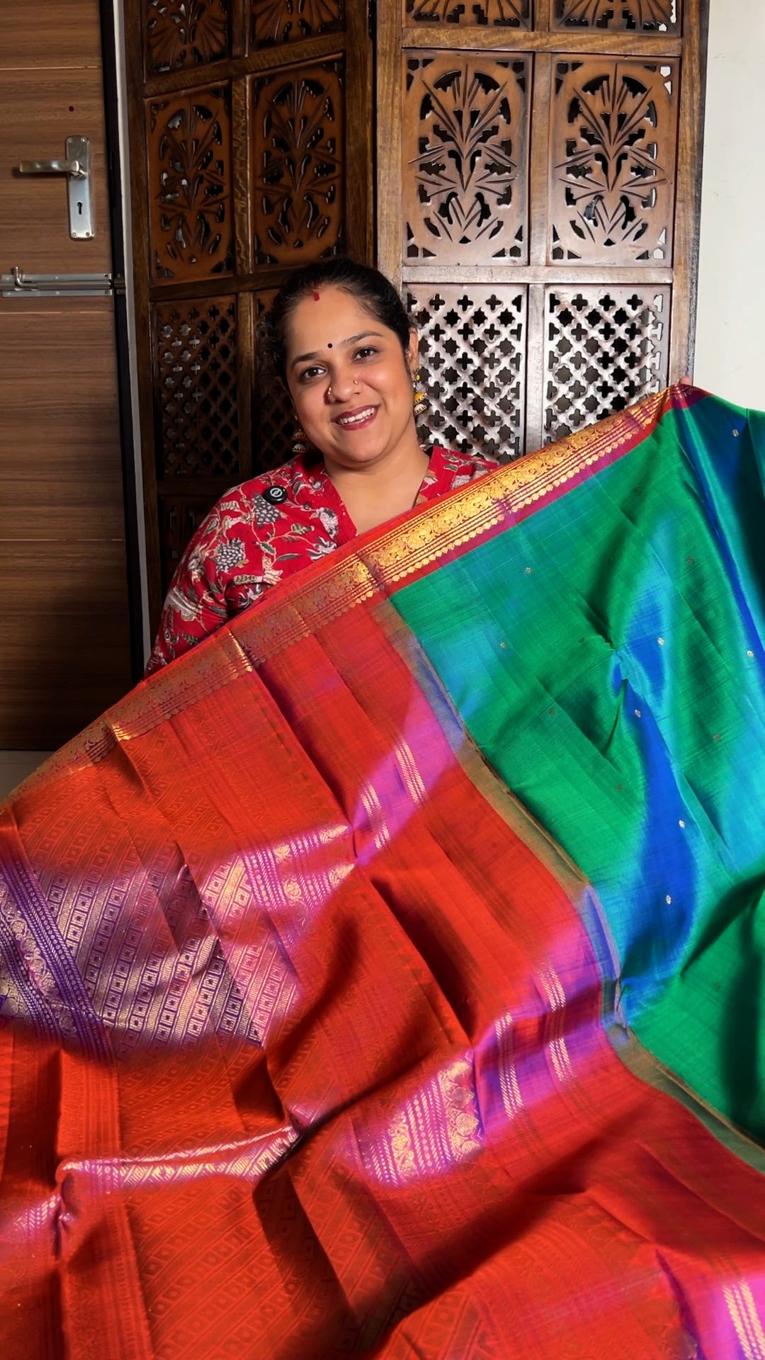 Mayil Kazhuthu Green with Orangish Pink Mayil Border (PREORDER)