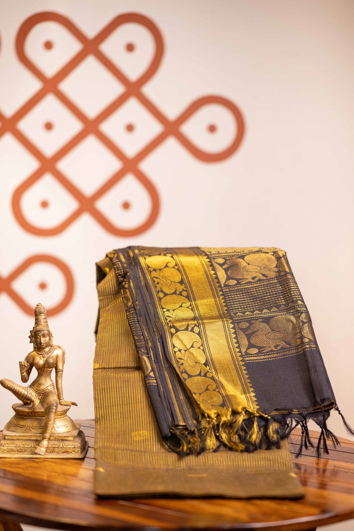 Vintage vairaoosi  silk cotton - Dark Metallic Copper with Black Pallu
