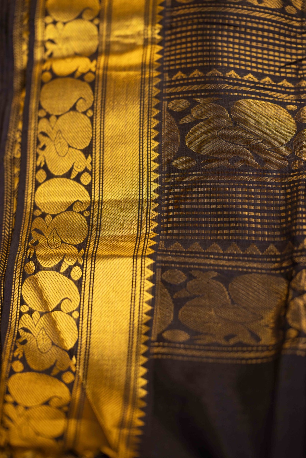 Vintage vairaoosi  silk cotton - Dark Metallic Copper with Black Pallu
