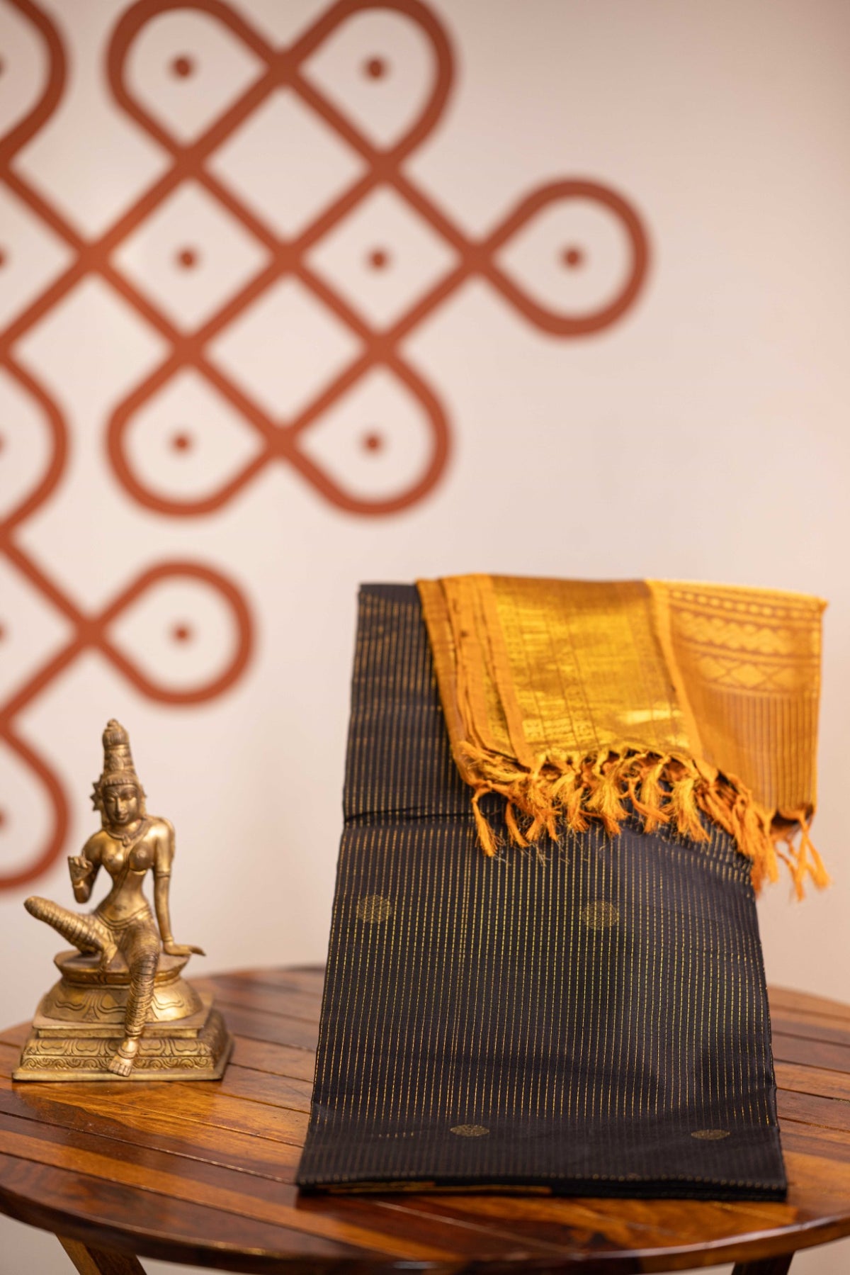 Vintage vairaoosi  silk cotton - Black with Mustard Pallu