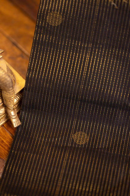 Vintage vairaoosi  silk cotton - Black with Mustard Pallu