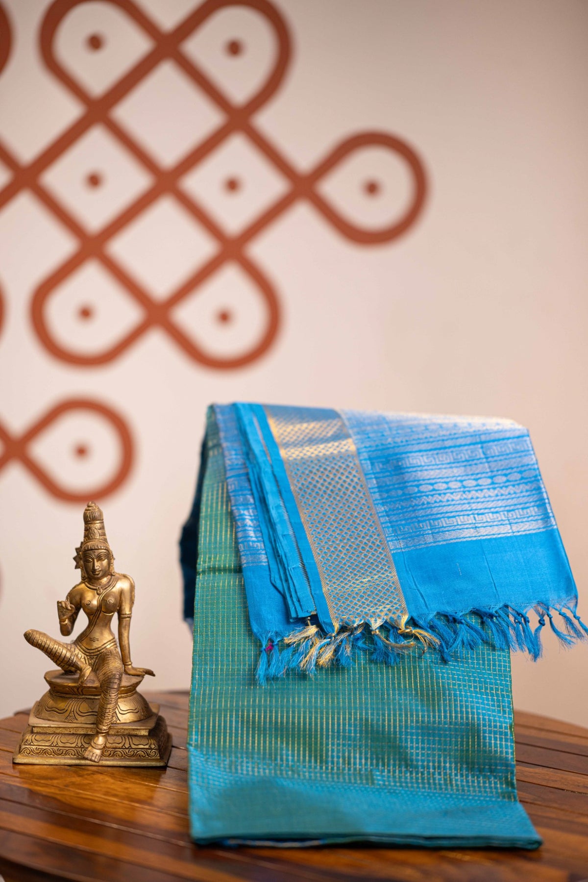 Vintage Mayil Kazhuthu Bluish Green with Sky Blue Pallu- Podikattam