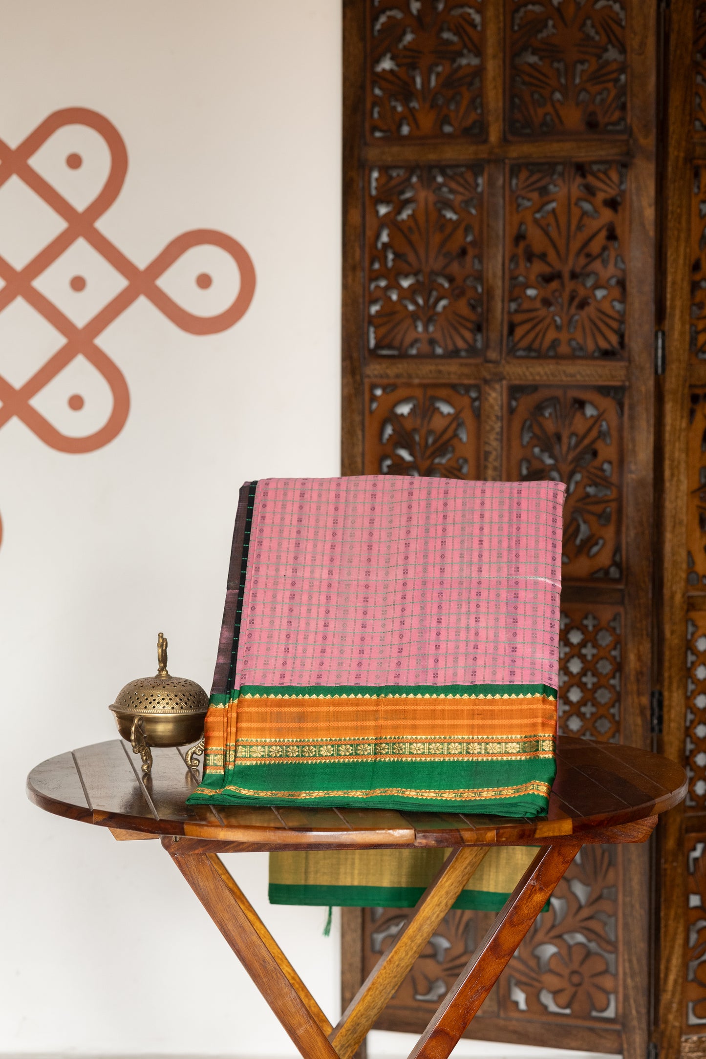 Baby pink lakshambutta with meenakshi green