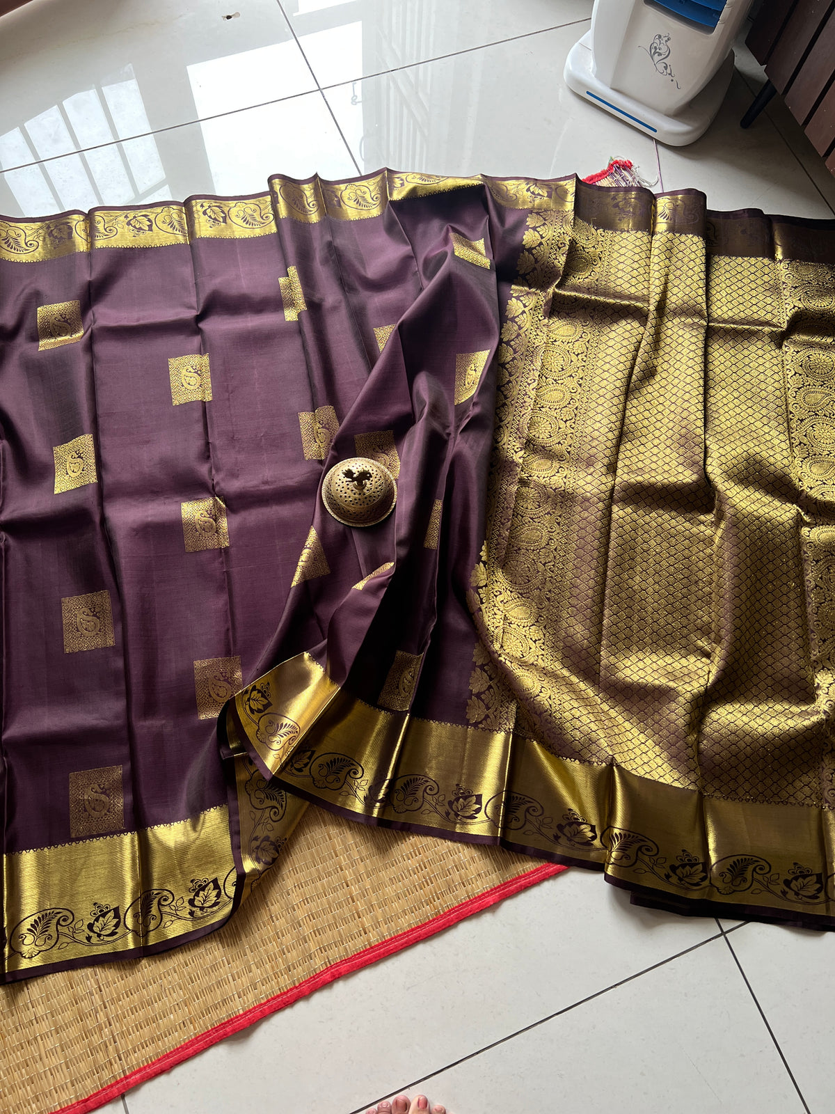 Coffee brown square buttas, mango border