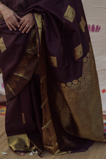 Coffee brown square buttas, mango border