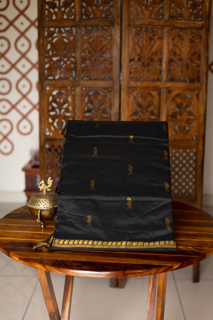 Black Raw Silk Saree with Simple Border & Grey Pallu
