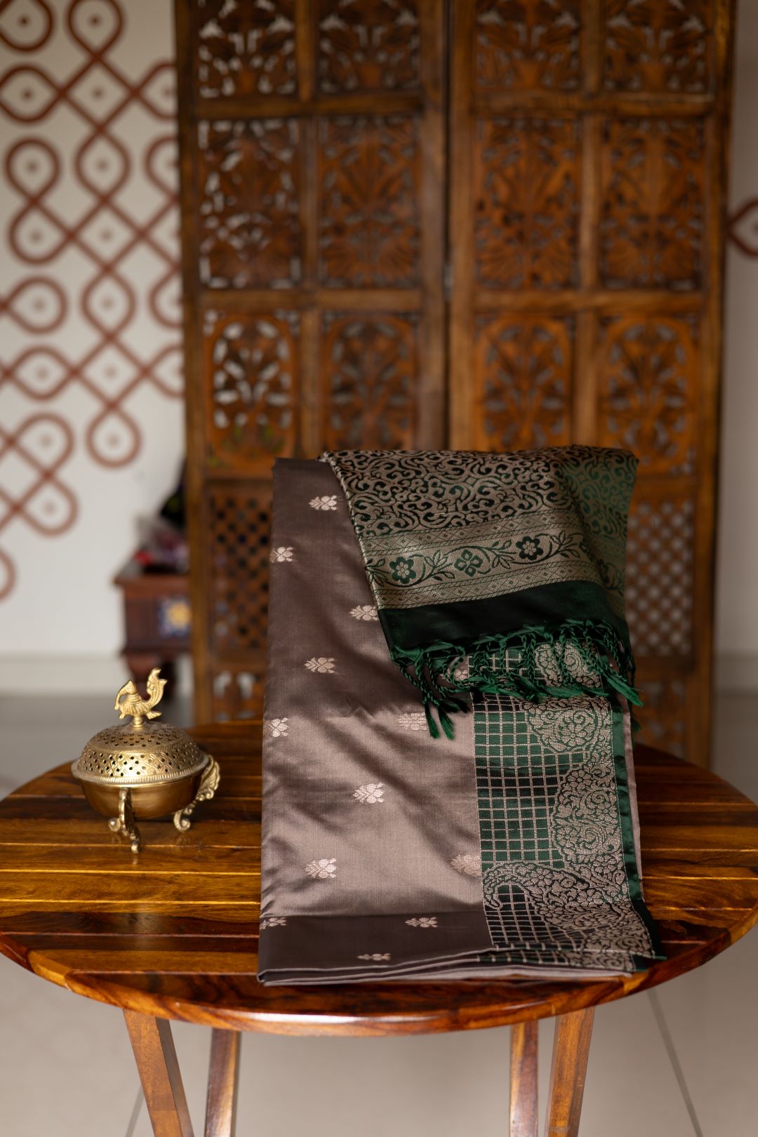 Metallic Grey Semi Soft Silk Saree with Bottle Green Pallu