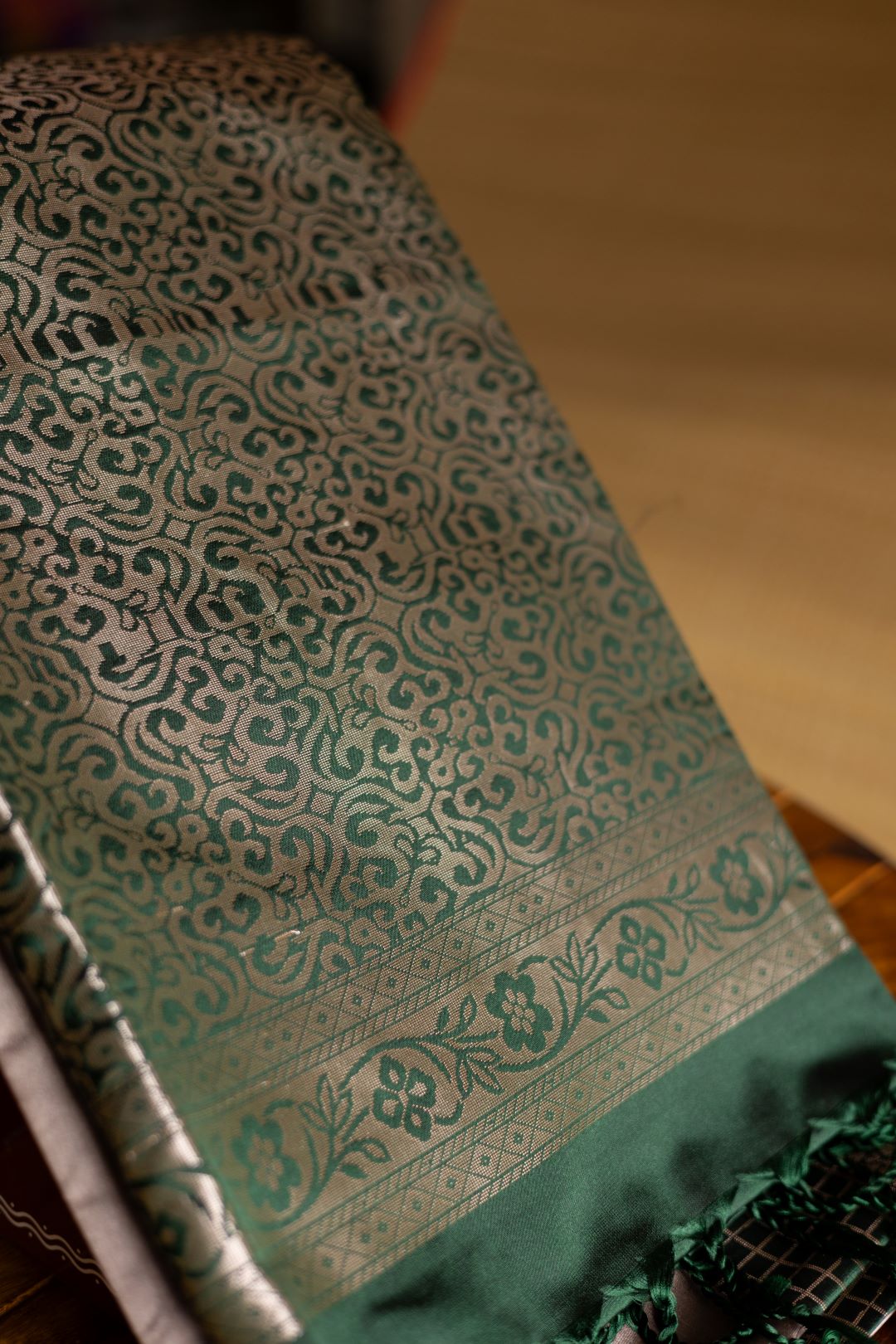 Metallic Grey Semi Soft Silk Saree with Bottle Green Pallu
