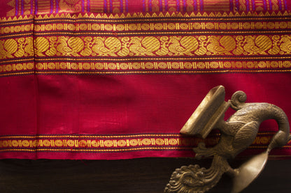 Cream with maroon rettaipet border