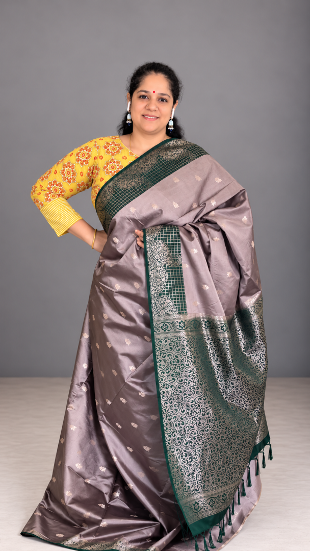 Metallic Grey Semi Soft Silk Saree with Bottle Green Pallu