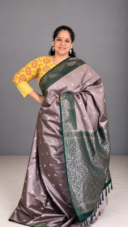 Metallic Grey Semi Soft Silk Saree with Bottle Green Pallu