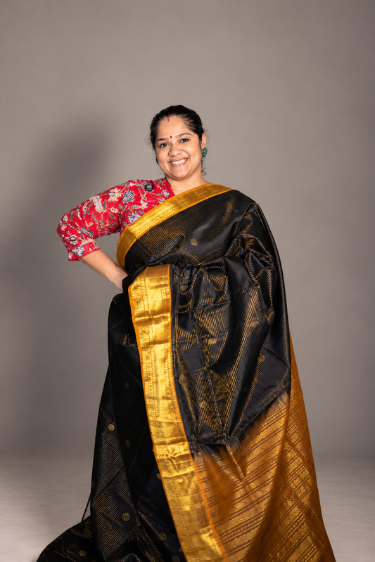 Vintage vairaoosi  silk cotton - Black with Mustard Pallu