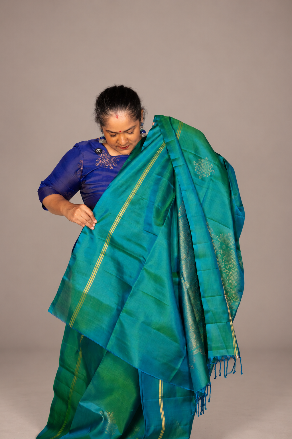 Signature Kolam Soft Silk- Mayilkazhuthu Green