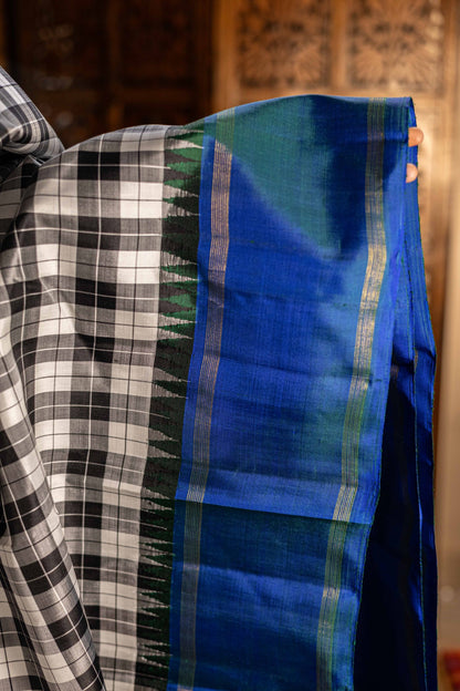 Vintage Black & White Paalum pazhamum checks with Mayil kazhuthu Korvai Border