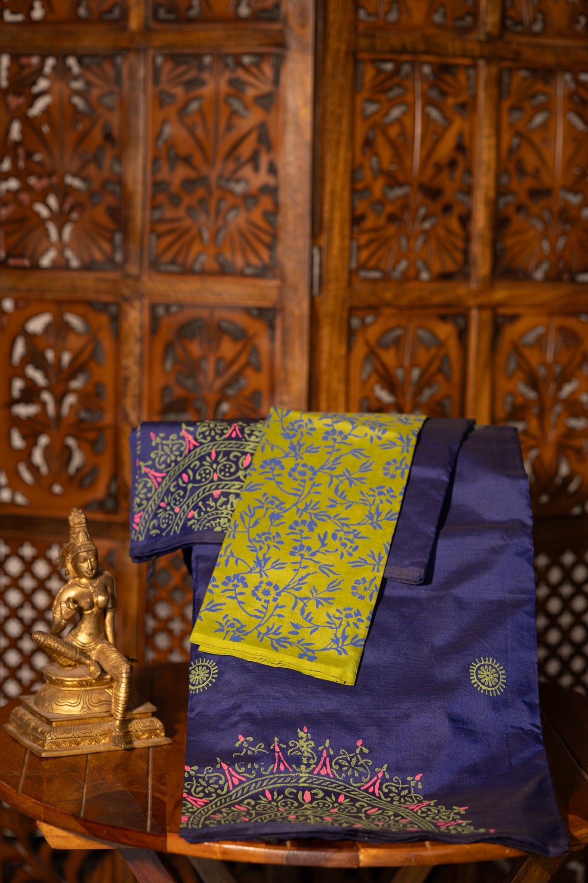 Navy Blue Printed Semi Silk Cotton Saree – Pairs with Pachai Green Blouse