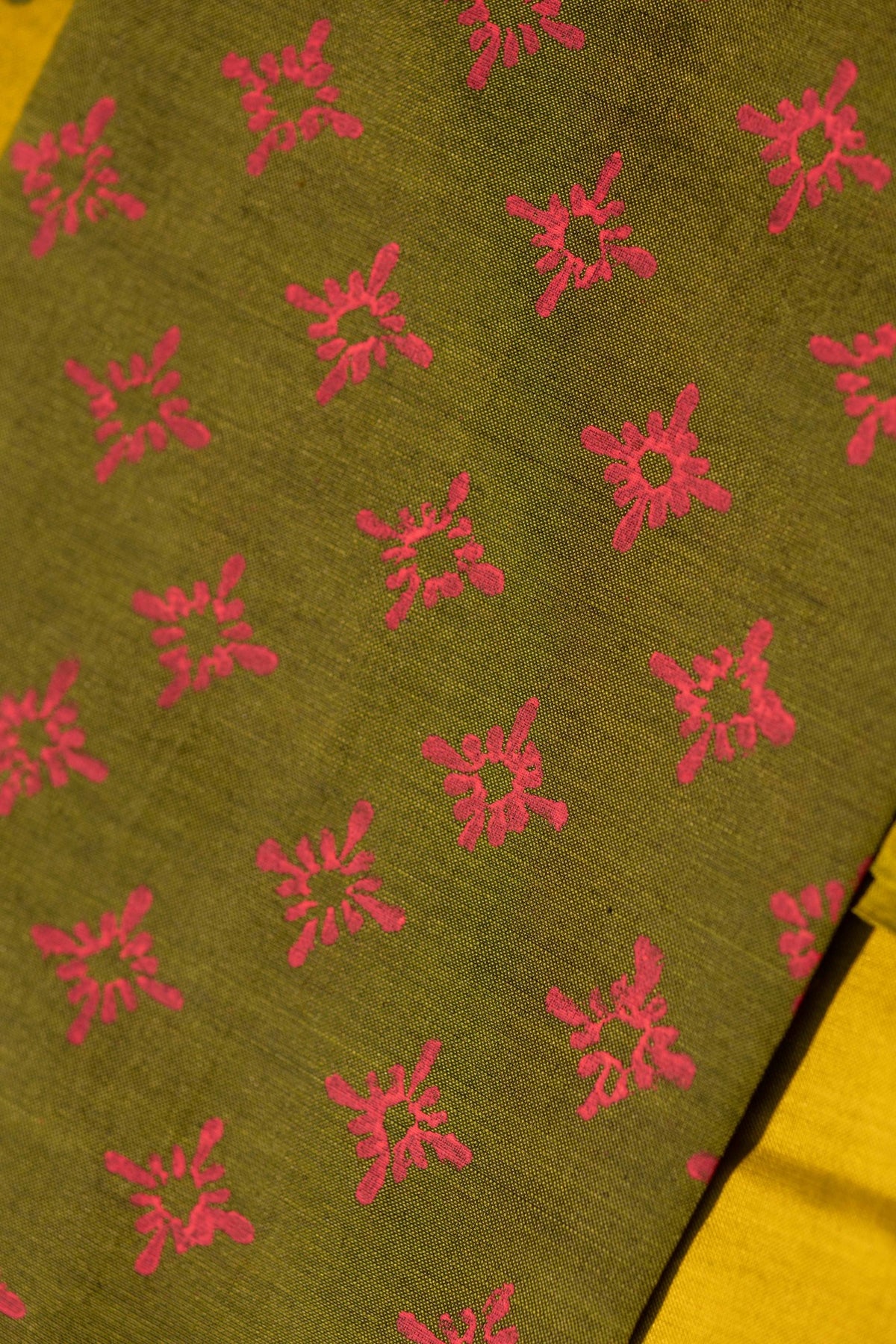 Cardamom Green Printed Semi Silk Cotton Saree – Pairs with Mehendi Green Blouse