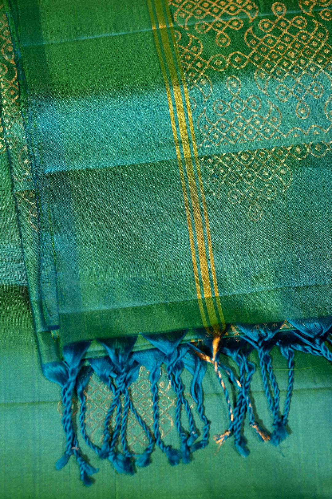 Signature Kolam Soft Silk- Mayilkazhuthu Green