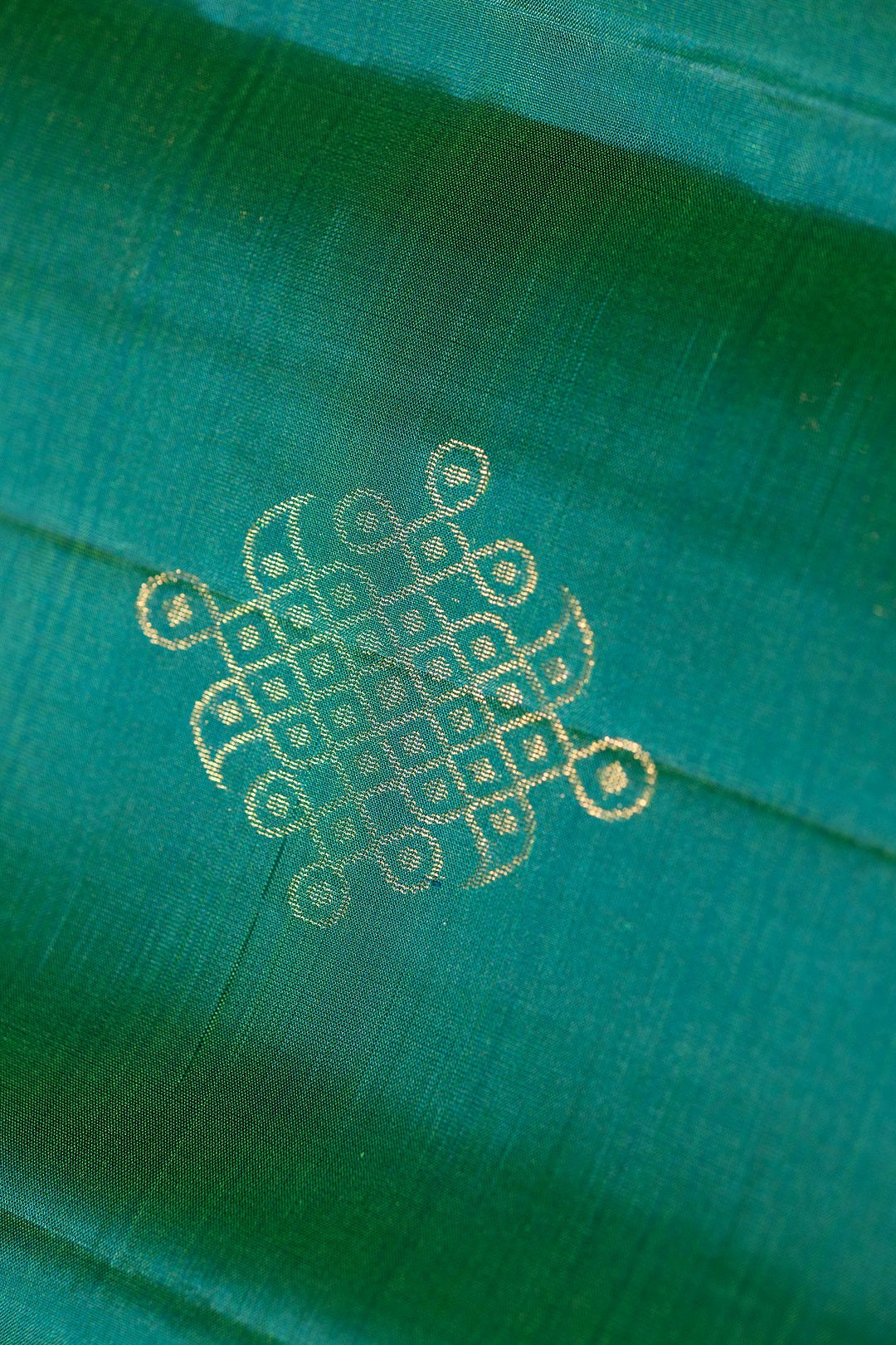 Signature Kolam Soft Silk- Mayilkazhuthu Green