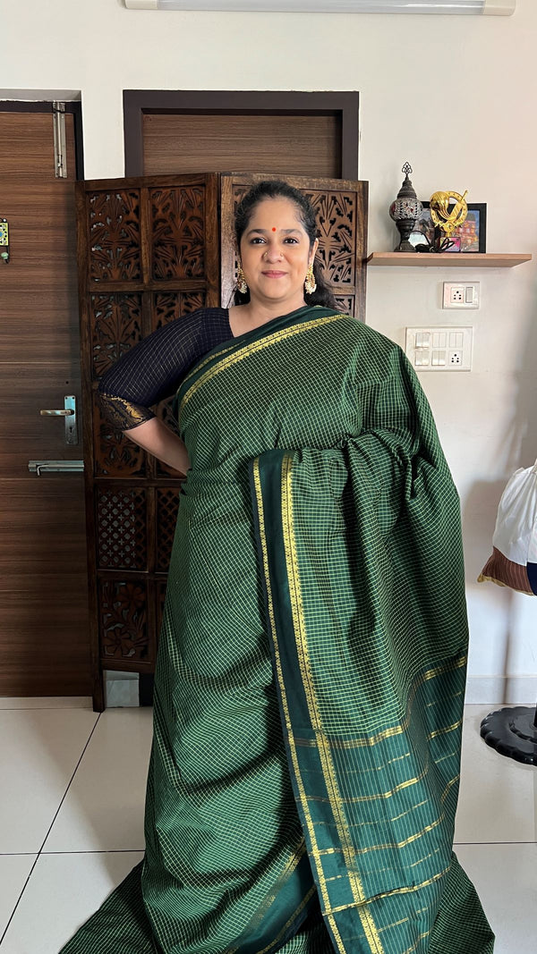 Dark Bottle Green Arani Semi Silk Cotton Muthukattam Saree with Rettaipettai Border