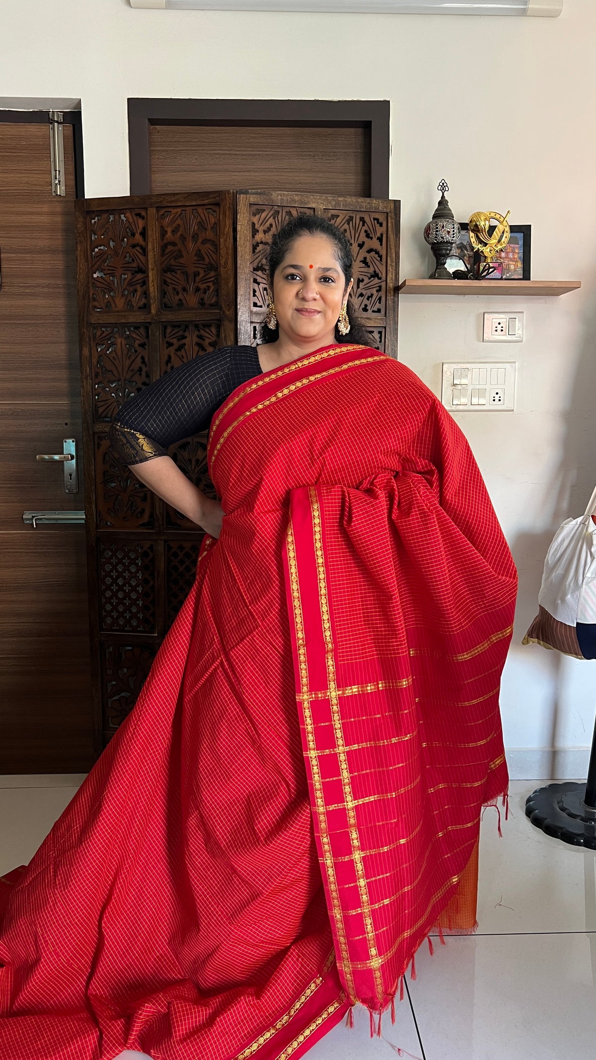 Kumkum Red Arani Semi Silk Cotton Muthukattam Saree with Rettaipettai Border