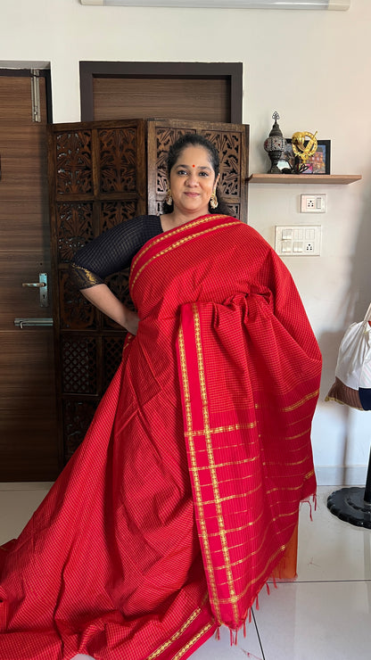 Kumkum Red Arani Semi Silk Cotton Muthukattam Saree with Rettaipettai Border
