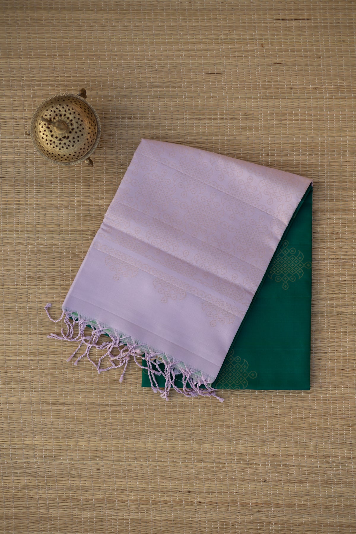 KOLAM BUTTAS - Bottle GREEN  with light pink