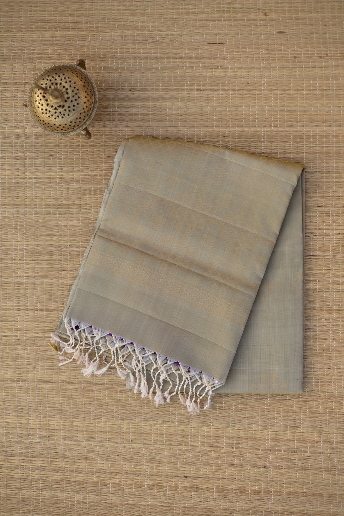 KOLAM BUTTAS - KERALA SANDAL